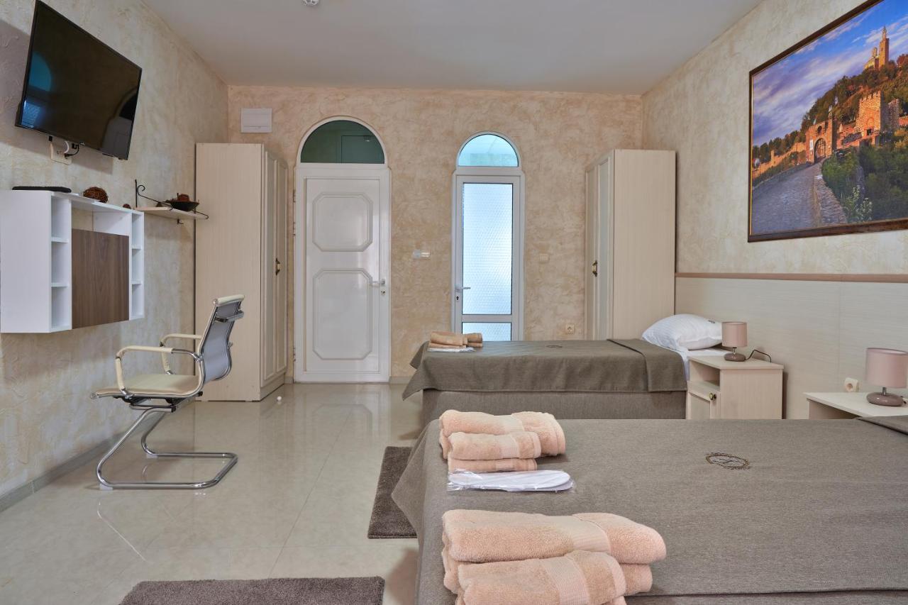 Kings View Hotel Veliko Tarnovo Kültér fotó