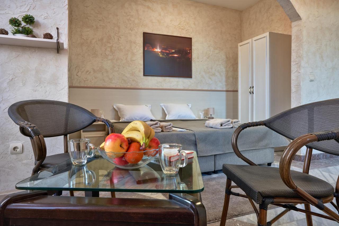 Kings View Hotel Veliko Tarnovo Kültér fotó
