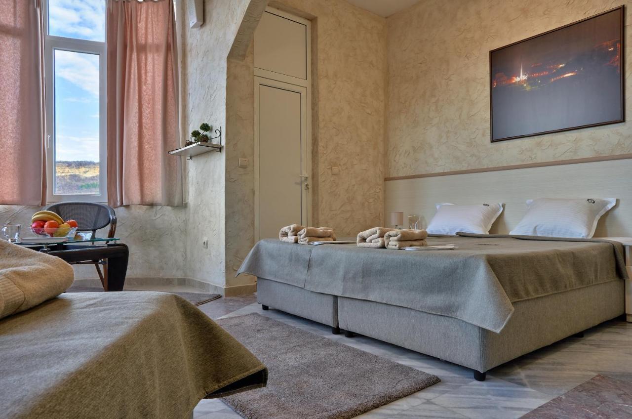 Kings View Hotel Veliko Tarnovo Kültér fotó