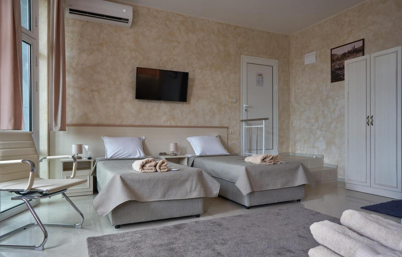 Kings View Hotel Veliko Tarnovo Kültér fotó