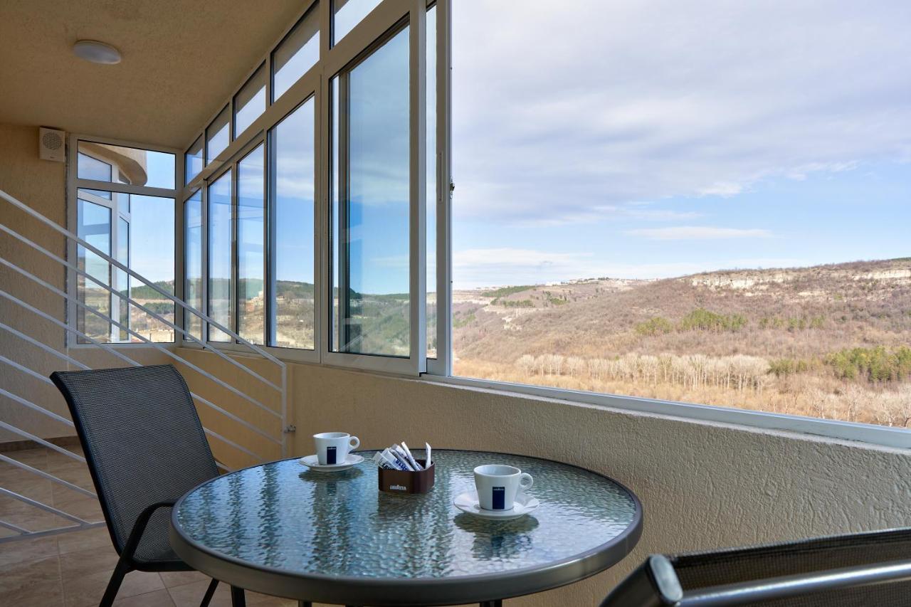 Kings View Hotel Veliko Tarnovo Kültér fotó